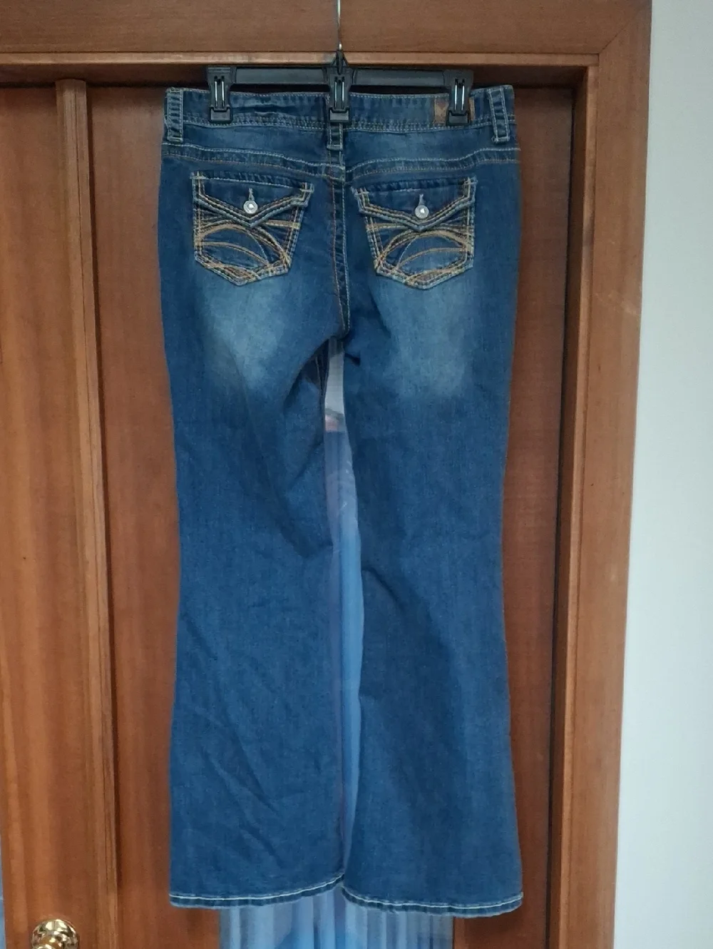 Reign Sz 9 Bootcut Embroidered Jeans - Picture 2 of 4
